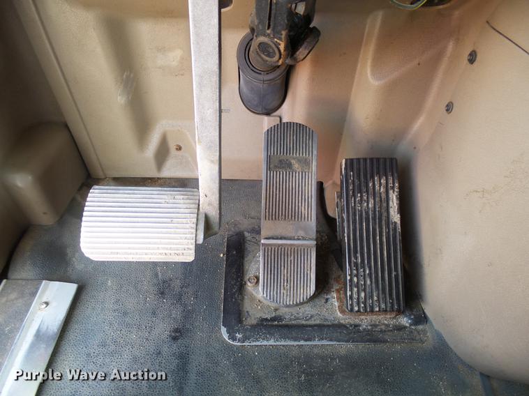 image for item J5400 2006 International 9400i semi truck