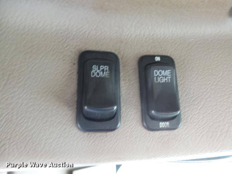 image for item J5400 2006 International 9400i semi truck