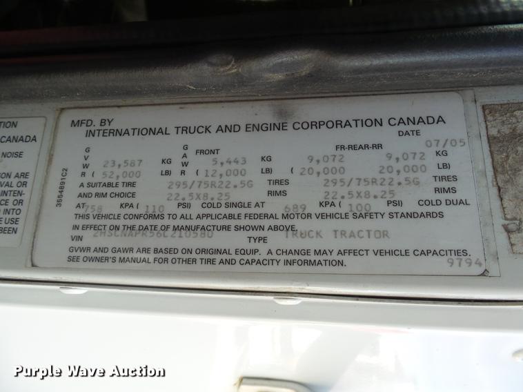 image for item J5400 2006 International 9400i semi truck