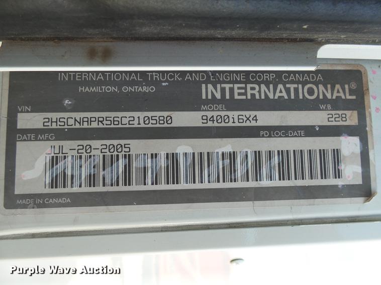 image for item J5400 2006 International 9400i semi truck