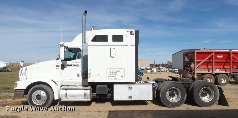 image for item J5401 2007 International 9400i semi truck