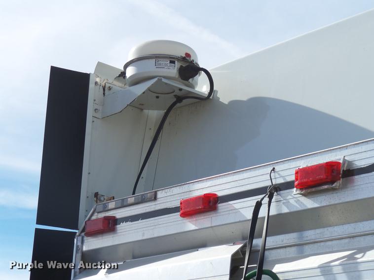 image for item J5401 2007 International 9400i semi truck