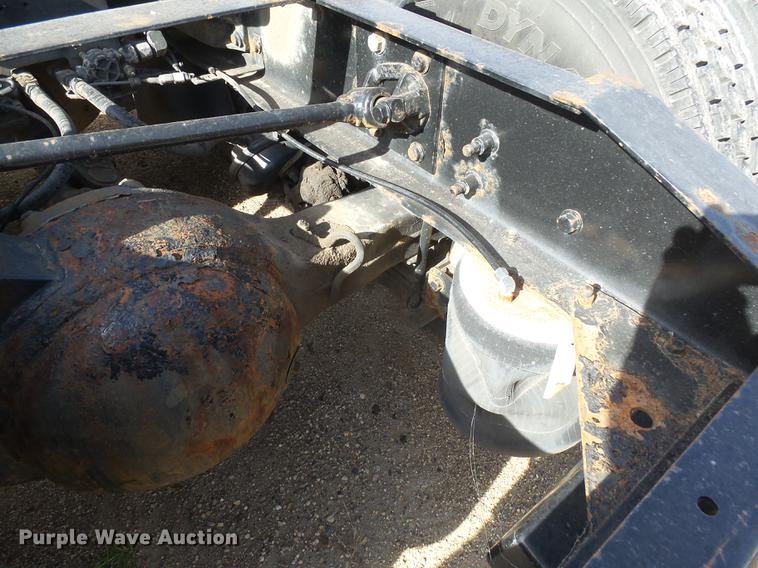 image for item J5401 2007 International 9400i semi truck