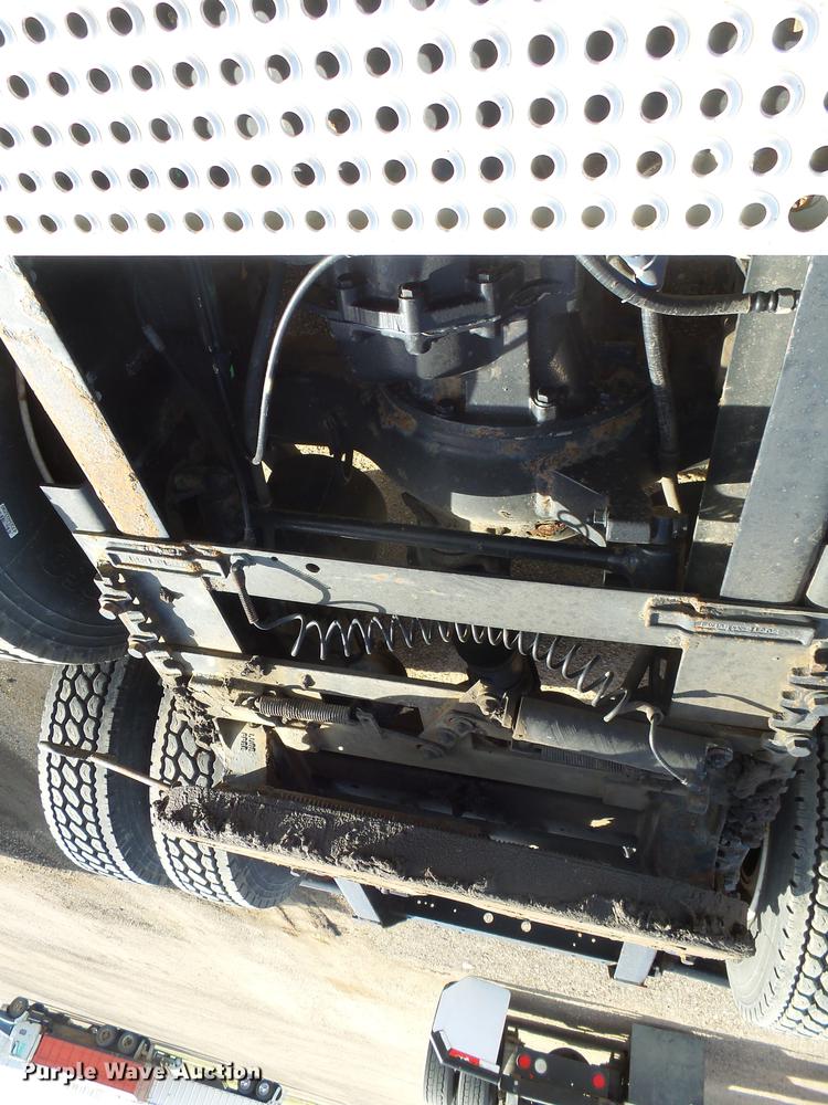 image for item J5401 2007 International 9400i semi truck