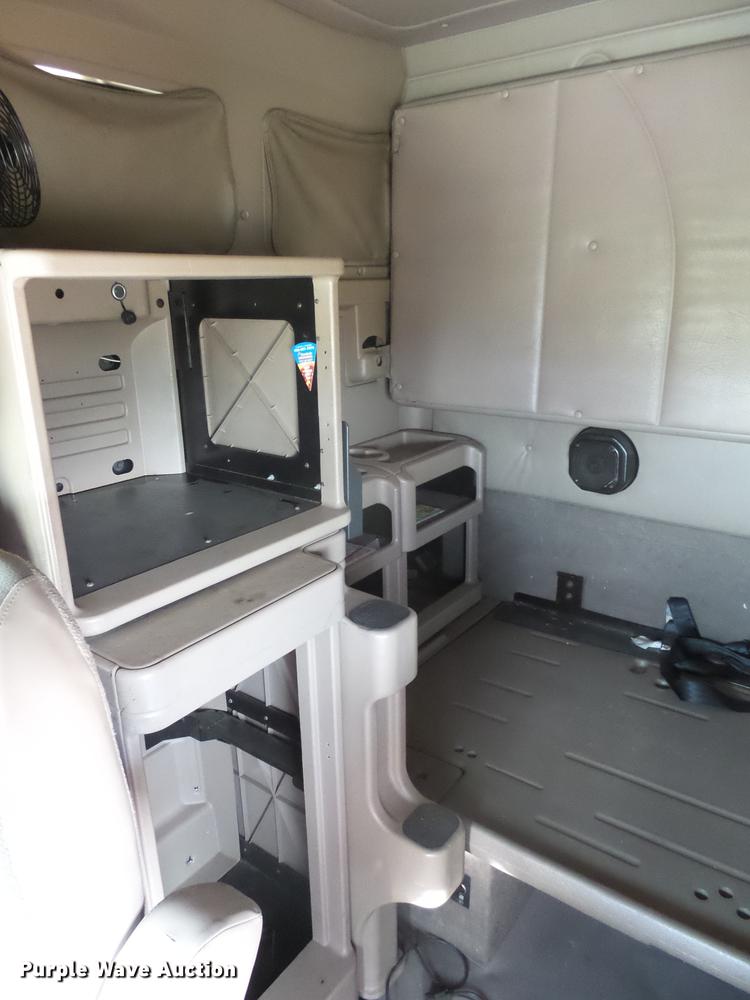 image for item J5401 2007 International 9400i semi truck