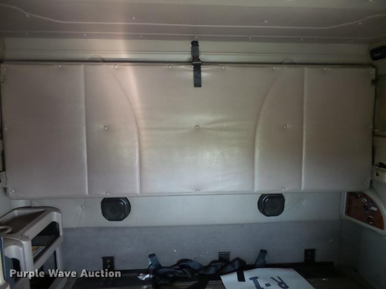 image for item J5401 2007 International 9400i semi truck