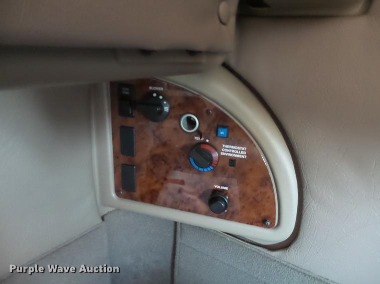 image for item J5401 2007 International 9400i semi truck