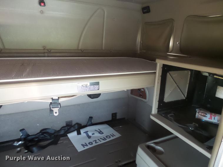 image for item J5401 2007 International 9400i semi truck