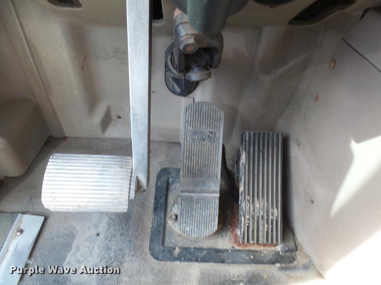 image for item J5401 2007 International 9400i semi truck