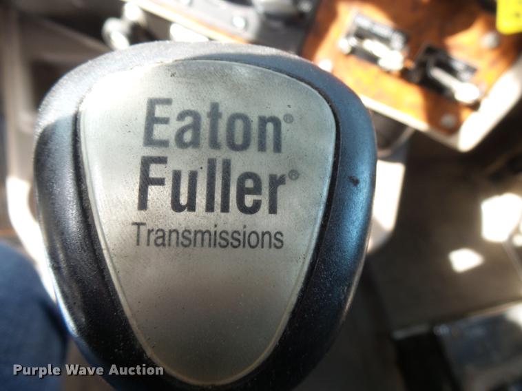 image for item J5401 2007 International 9400i semi truck