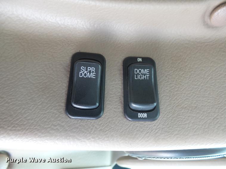 image for item J5401 2007 International 9400i semi truck