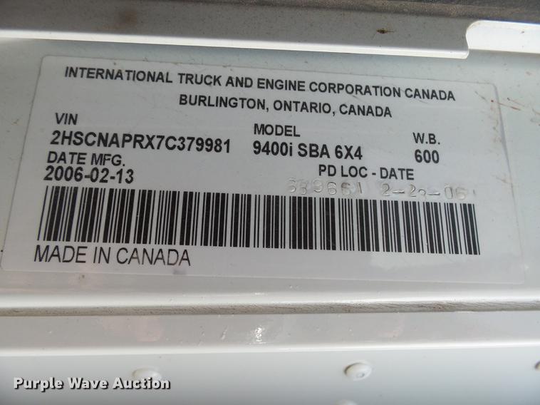 image for item J5401 2007 International 9400i semi truck