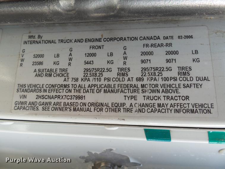 image for item J5401 2007 International 9400i semi truck