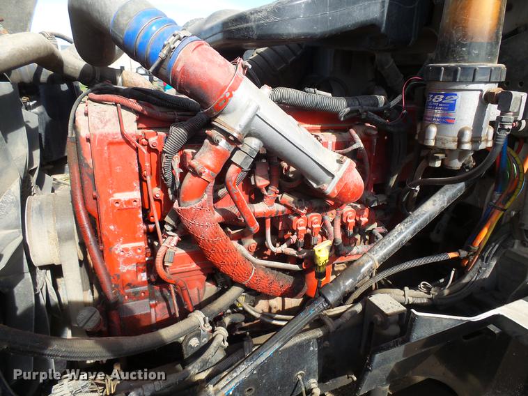 image for item J5401 2007 International 9400i semi truck