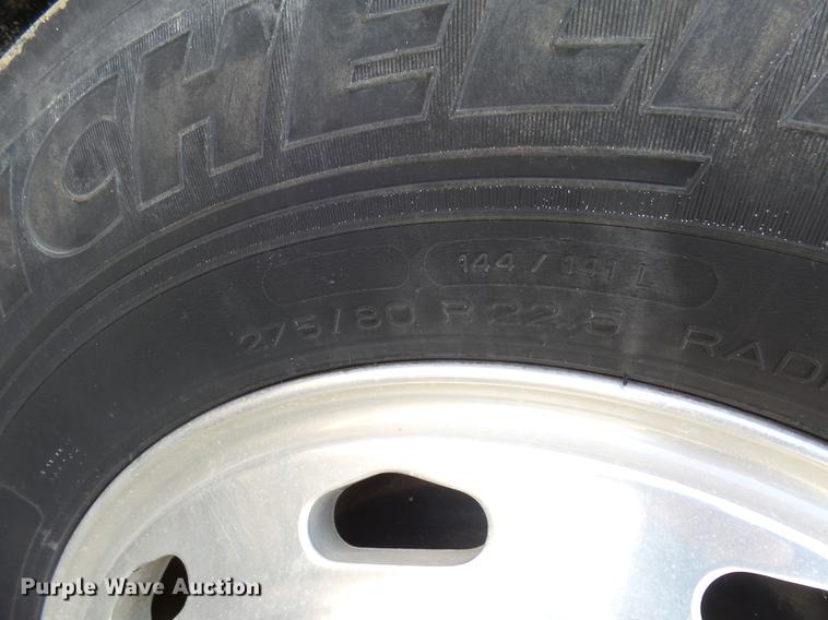 image for item J5401 2007 International 9400i semi truck