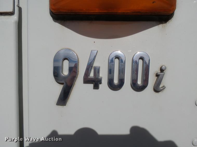 image for item J5401 2007 International 9400i semi truck