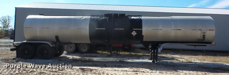 image for item J8586 1987 International asphalt tank trailer