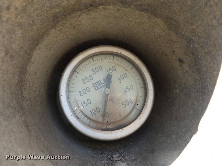 image for item J8586 1987 International asphalt tank trailer