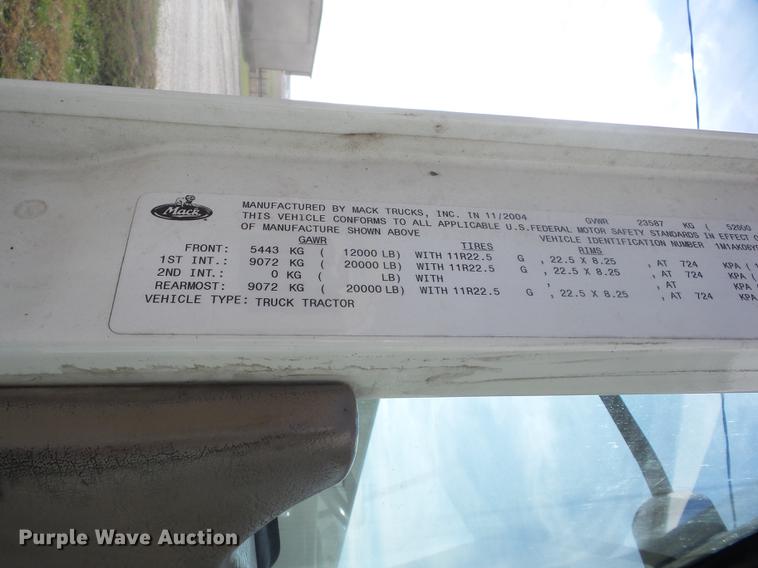 image for item K6318 2005 Mack CXN 613 Vision semi truck