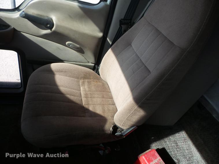 image for item K6318 2005 Mack CXN 613 Vision semi truck