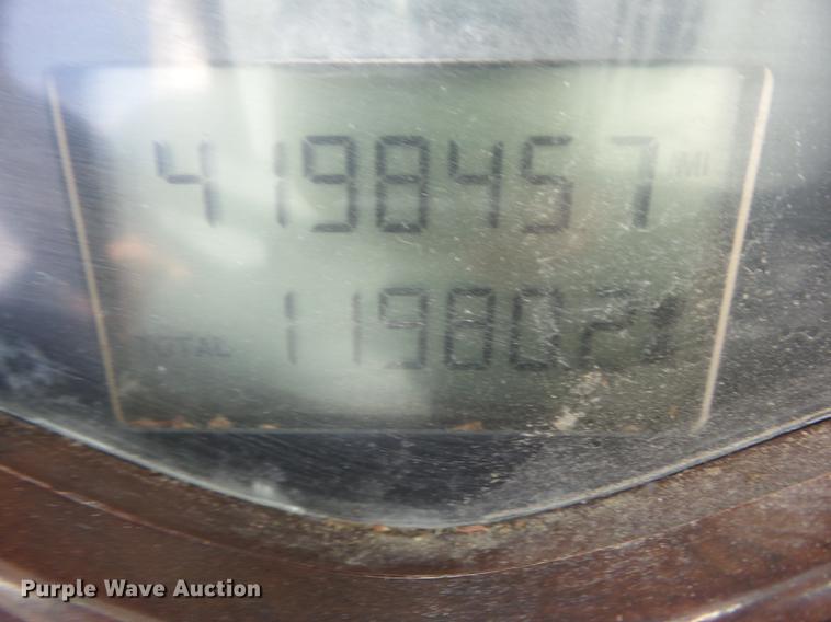 image for item K6318 2005 Mack CXN 613 Vision semi truck