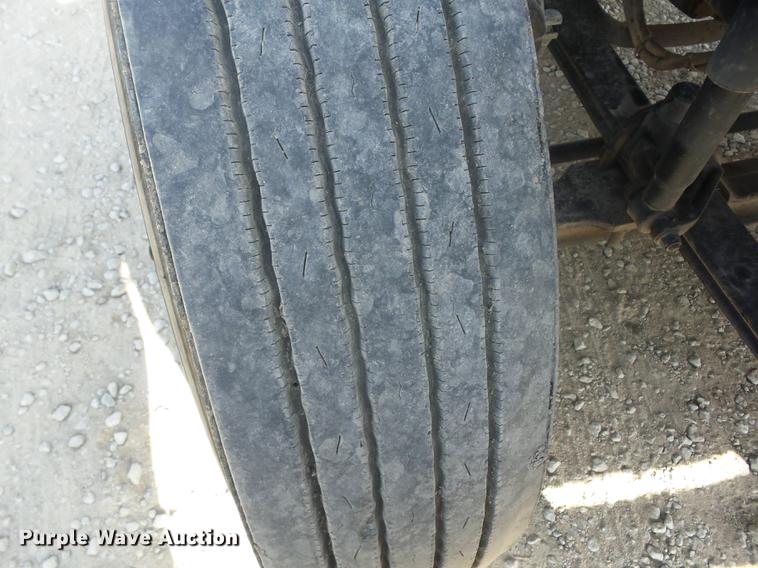 image for item K6318 2005 Mack CXN 613 Vision semi truck