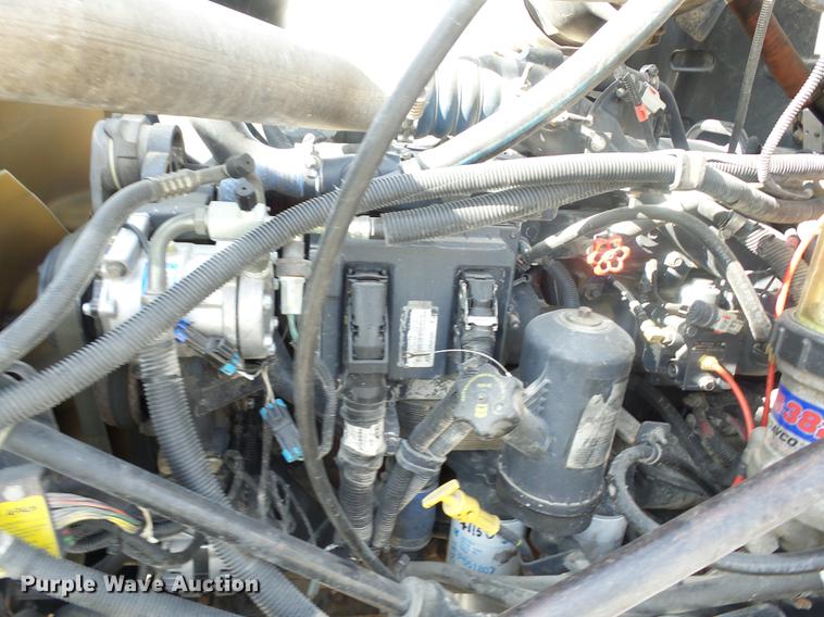 image for item K6318 2005 Mack CXN 613 Vision semi truck