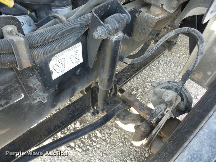 image for item K6318 2005 Mack CXN 613 Vision semi truck