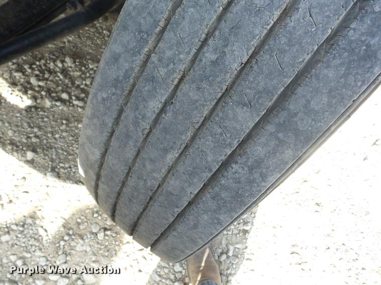 image for item K6318 2005 Mack CXN 613 Vision semi truck