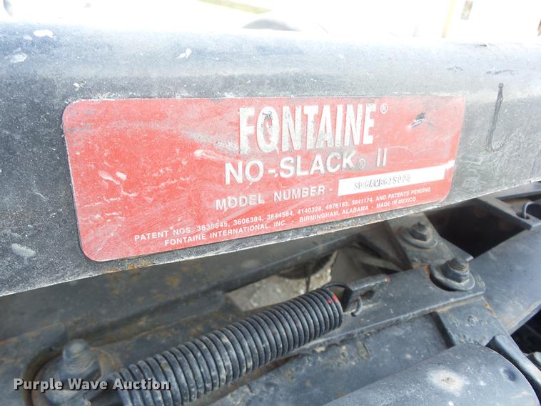 image for item K6318 2005 Mack CXN 613 Vision semi truck