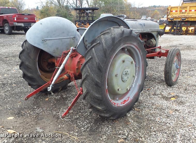 image for item CC9667 1941 Ford 9N tractor