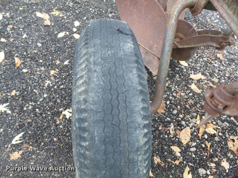 image for item CC9672 John Deere two bottom plow