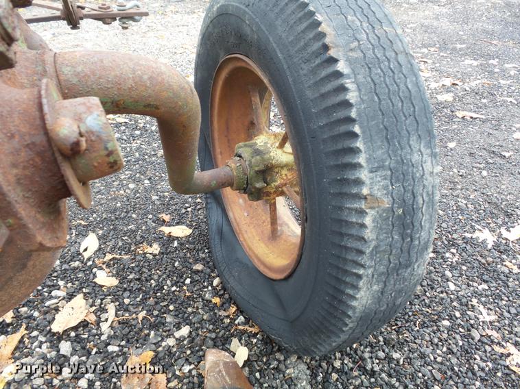 image for item CC9672 John Deere two bottom plow