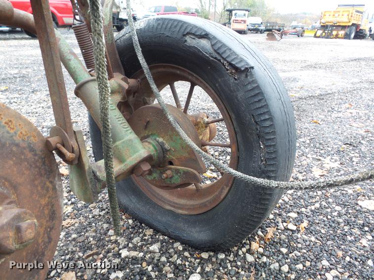 image for item CC9672 John Deere two bottom plow