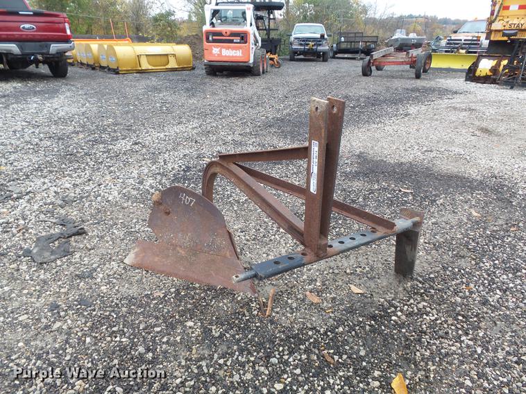 One row cultivator in Pacific, MO Item CC9674 sold Purple Wave