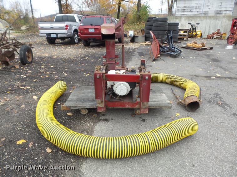 image for item CC9676 Giant 800K leaf vacuum