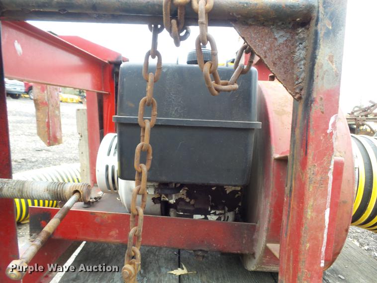 image for item CC9676 Giant 800K leaf vacuum