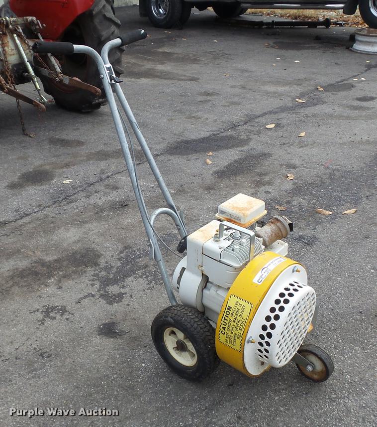 image for item CC9676 Giant 800K leaf vacuum