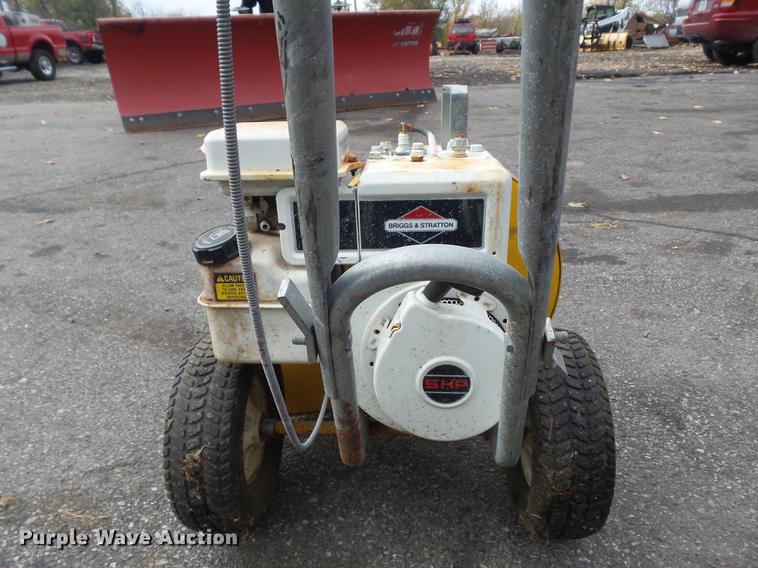 image for item CC9676 Giant 800K leaf vacuum