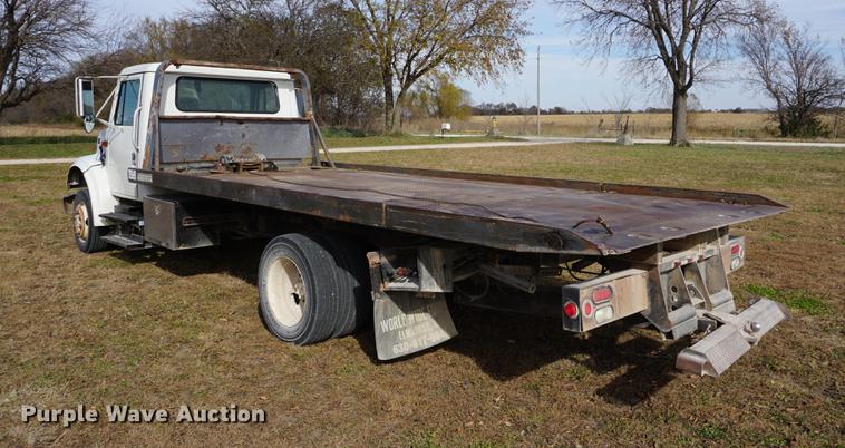 image for item DA1441 1997 International 4700 rollback truck
