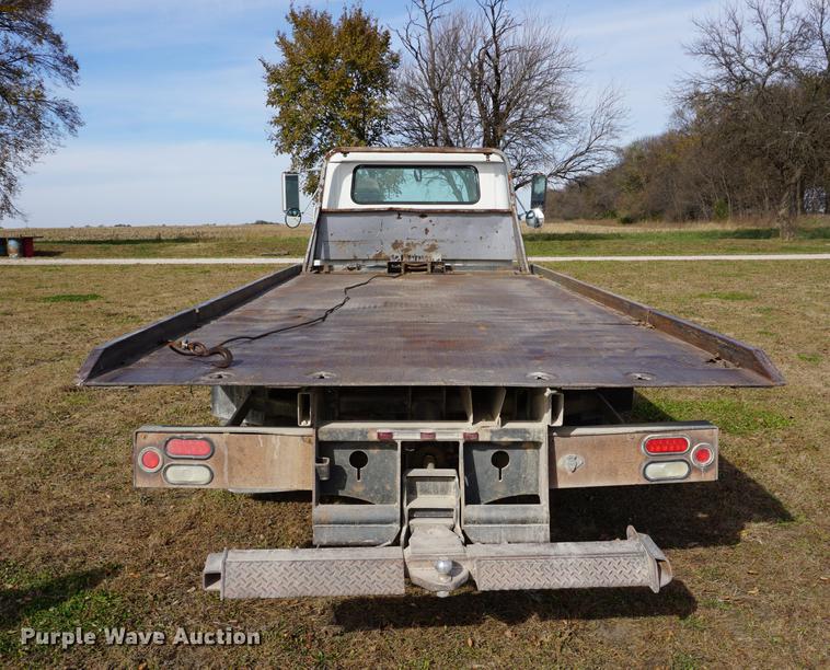 image for item DA1441 1997 International 4700 rollback truck