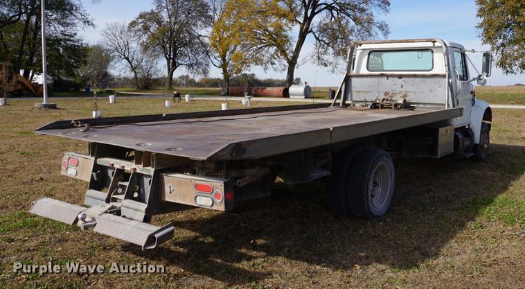 image for item DA1441 1997 International 4700 rollback truck