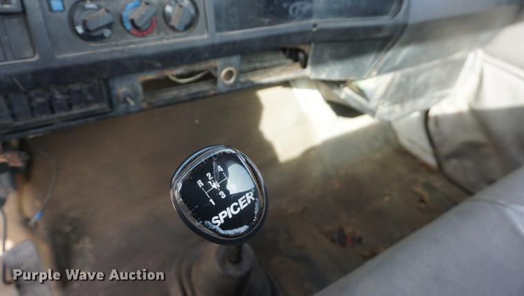 image for item DA1441 1997 International 4700 rollback truck