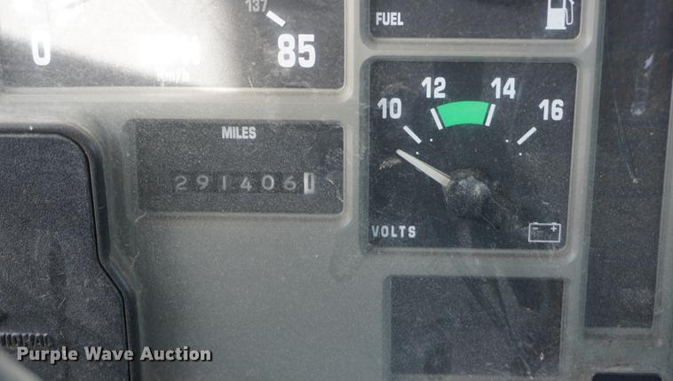 image for item DA1441 1997 International 4700 rollback truck