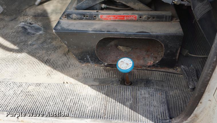 image for item DA1441 1997 International 4700 rollback truck