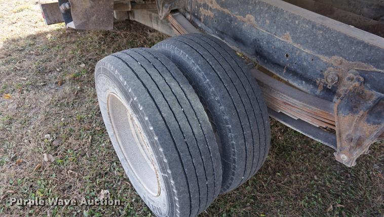 image for item DA1441 1997 International 4700 rollback truck