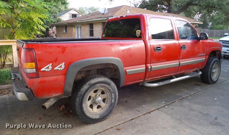 image for item DA6959 2001 Chevrolet Silverado 2500HD Crew Cab pickup truck