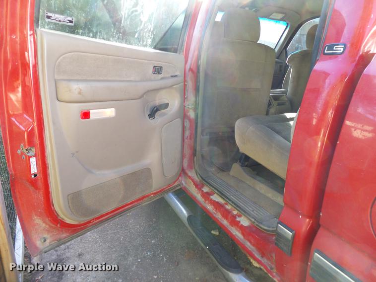 image for item DA6959 2001 Chevrolet Silverado 2500HD Crew Cab pickup truck