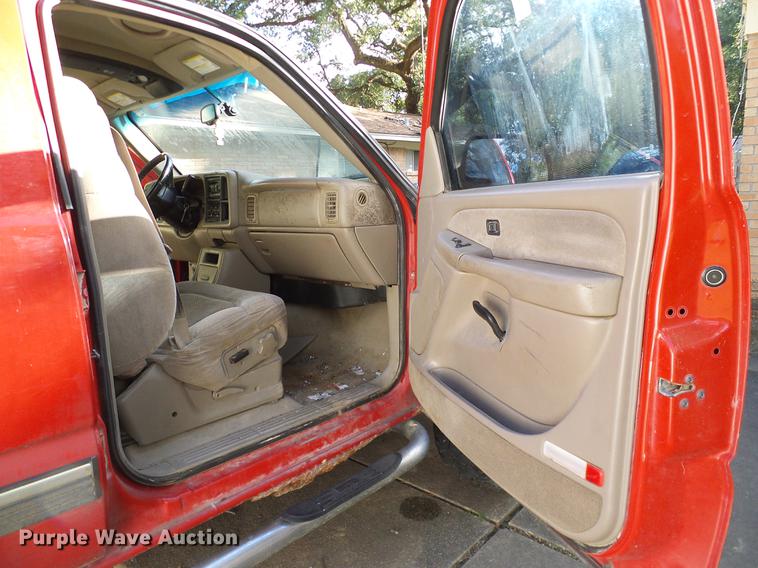 image for item DA6959 2001 Chevrolet Silverado 2500HD Crew Cab pickup truck