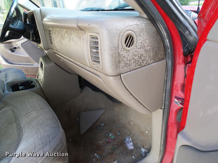 image for item DA6959 2001 Chevrolet Silverado 2500HD Crew Cab pickup truck